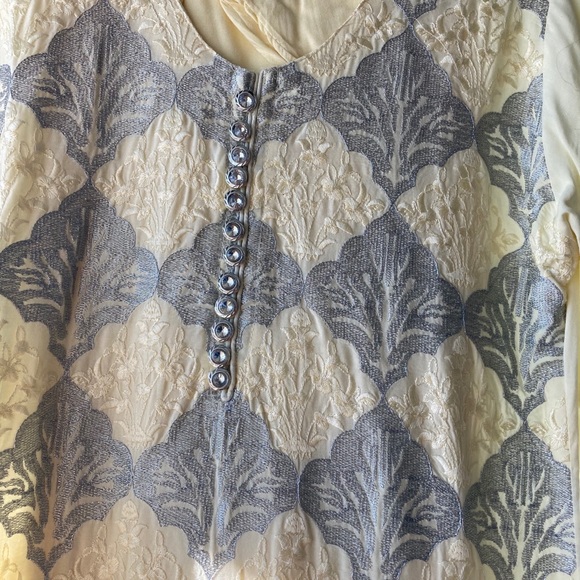 Simple paki shalwar kameez - Picture 2 of 4